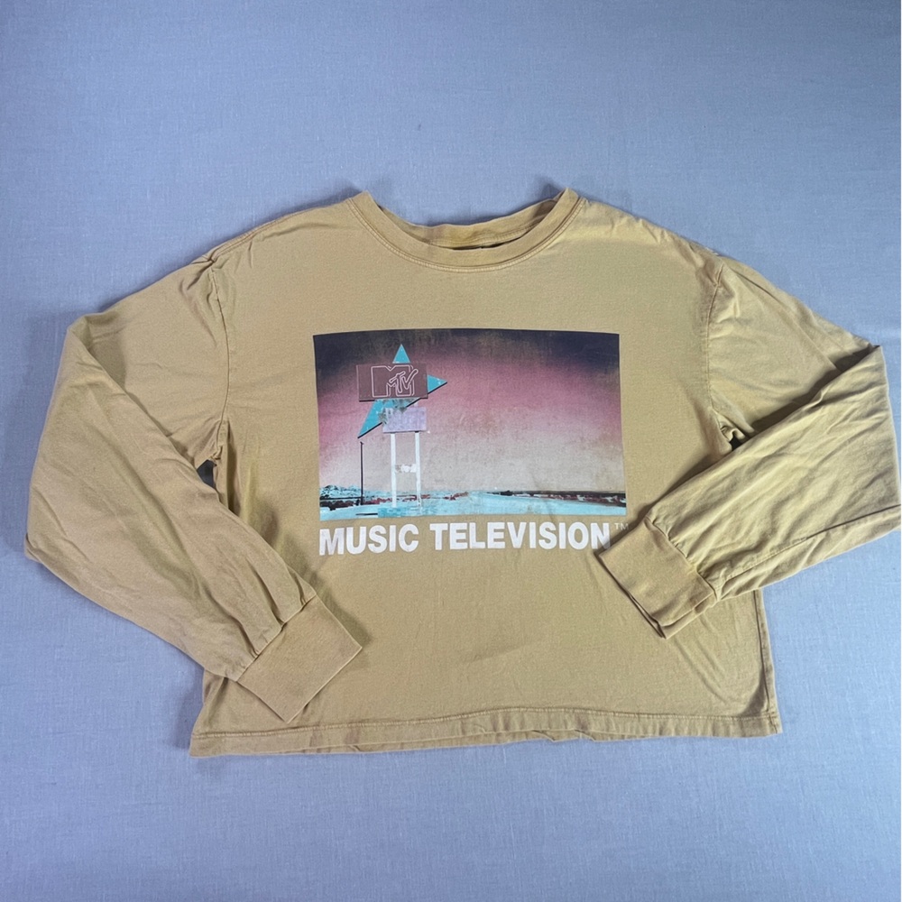 MTV Long Sleeve Crop Top Women’s Medium Yellow with Front Graphic Print